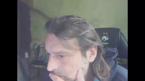 Snapshot of fargoneoneo chatting on 09/14/25, 12:37 fargoneoneo online show from 09/14/25, 12:37