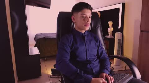 farid_jake_ online show from 10/02/25, 07:43