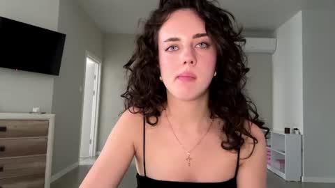 Snapshot of farrahburde chatting on 07/14/26, 01:28 Mia online show from 07/14/26, 01:28