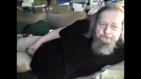 Snapshot of fasteddysex chatting on 02/25/25, 12:25 HoneyCumJuice4U online show from 02/25/25, 12:25