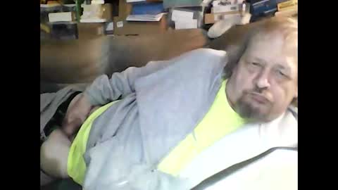 Snapshot of fasteddysex chatting on 09/24/25, 07:39 HoneyCumJuice4U online show from 09/24/25, 07:39