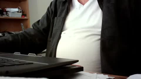 fatbellyitalian3 online show from 11/30/25, 06:34