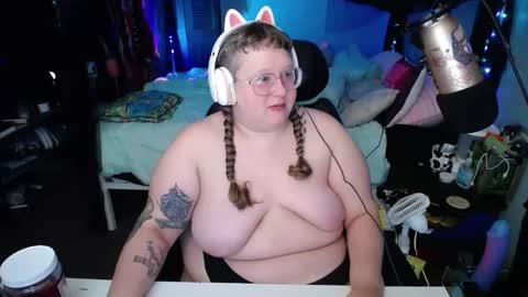 Snapshot of fatveronica chatting on 02/19/25, 10:34 FatVeronica online show from 02/19/25, 10:34