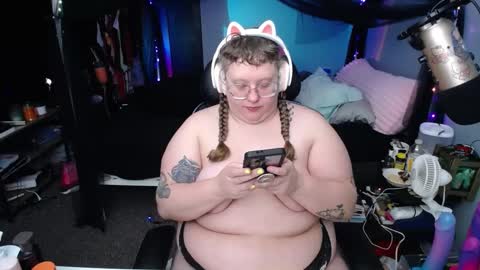 Snapshot of fatveronica chatting on 02/28/25, 03:15 FatVeronica online show from 02/28/25, 03:15