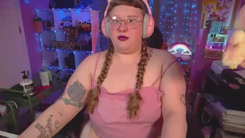 Snapshot of fatveronica chatting on 03/17/26, 12:19 FatVeronica online show from 03/17/26, 12:19