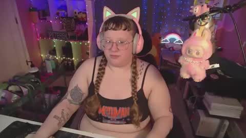 Snapshot of fatveronica chatting on 03/22/26, 02:20 FatVeronica online show from 03/22/26, 02:20