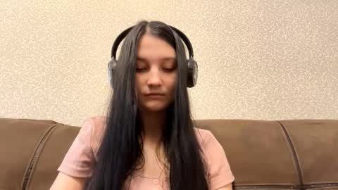 Aurora 18yo online show from 01/15/26, 07:24