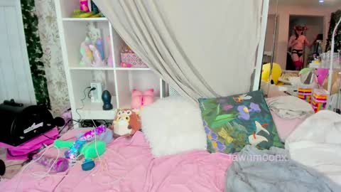 fawnmoonx online show from 12/24/24, 09:33