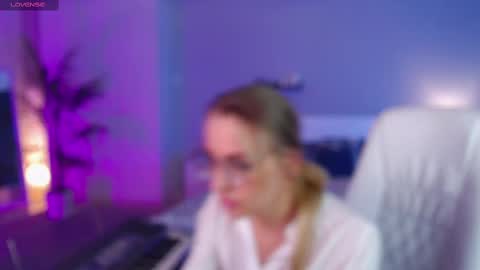 Fay online show from 02/25/25, 12:24