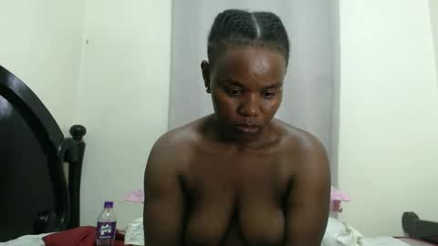 Snapshot of fayrie1 chatting on 09/17/25, 12:40 fayrie1 online show from 09/17/25, 12:40