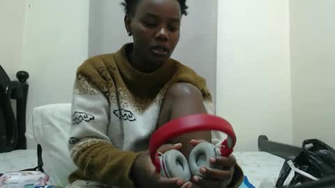 Snapshot of fayrie1 chatting on 10/05/25, 04:33 fayrie1 online show from 10/05/25, 04:33