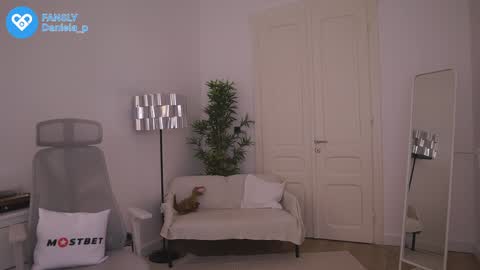 Daniela online show from 12/13/24, 05:43