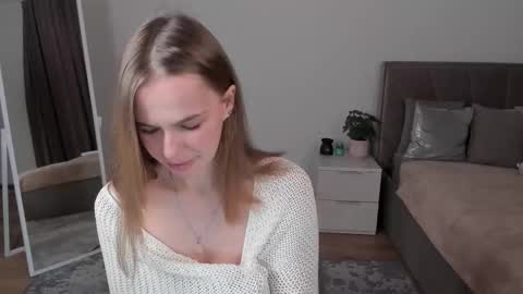 Daniela online show from 12/16/25, 06:29