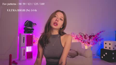 Snapshot of feelbetterwithme chatting on 10/18/25, 03:42 Princess Kate  HOT ANAL VID ON FANSLY    Help me reach 100 likes online show from 10/18/25, 03:42
