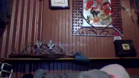 Snapshot of feelgoodnu chatting on 10/21/25, 09:10 PullouProblems online show from 10/21/25, 09:10