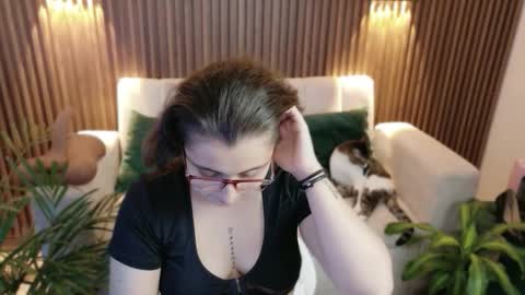 Feelena online show from 11/05/25, 07:14