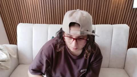 Feelena online show from 02/27/26, 04:51