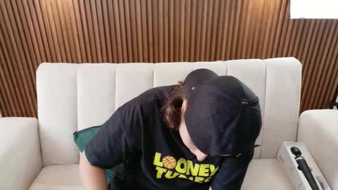 Feelena online show from 03/09/26, 05:39