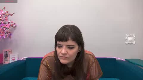 Snapshot of feelsgoodwoman chatting on 07/05/26, 05:14 Laura online show from 07/05/26, 05:14
