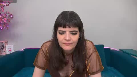 Snapshot of feelsgoodwoman chatting on 07/15/26, 09:53 Laura online show from 07/15/26, 09:53