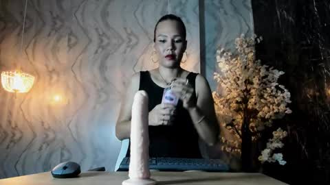 Snapshot of feetbynic chatting on 10/25/25, 02:24 feetbynic online show from 10/25/25, 02:24