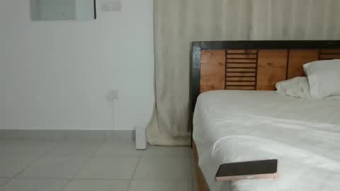 feetlovely507541 online show from 11/25/25, 06:41