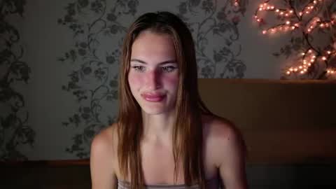 Snapshot of felicia_lav chatting on 06/18/26, 07:18 Frida online show from 06/18/26, 07:18