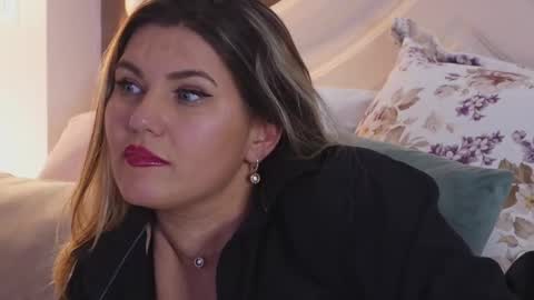 FeliciaKrige online show from 02/19/25, 12:14