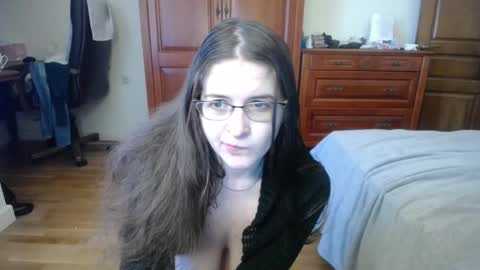 Felicia online show from 10/19/25, 07:42