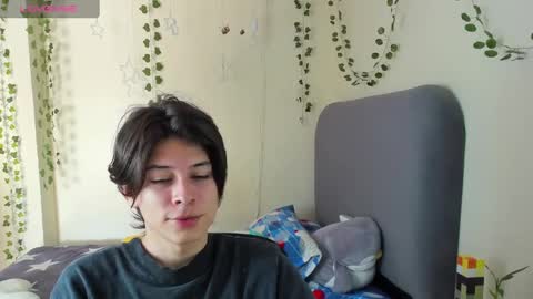 Snapshot of felix_leex chatting on 12/20/24, 08:23 Felix leex online show from 12/20/24, 08:23