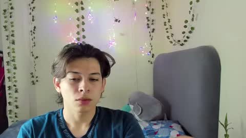 Snapshot of felix_leex chatting on 02/15/25, 07:50 Felix leex online show from 02/15/25, 07:50
