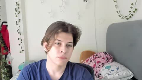 Snapshot of felix_leex chatting on 09/21/25, 07:04 Felix leex online show from 09/21/25, 07:04