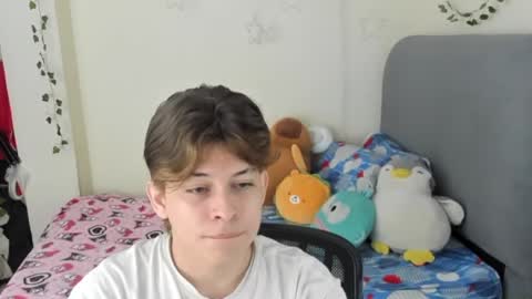 Snapshot of felix_leex chatting on 10/19/25, 06:52 Felix leex online show from 10/19/25, 06:52
