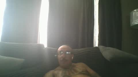 felixrlarios25 online show from 04/30/26, 09:08