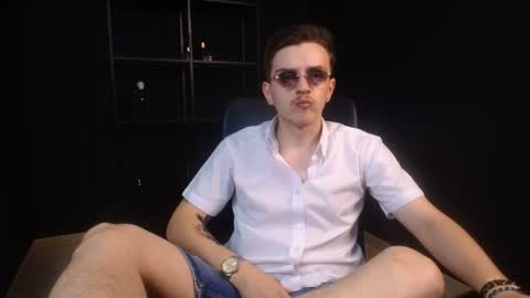 Snapshot of felixstark chatting on 07/19/26, 06:17 FelixStark online show from 07/19/26, 06:17