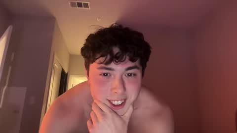 Snapshot of fellowyellow420 chatting on 02/15/26, 06:43 fellowyellow420 online show from 02/15/26, 06:43