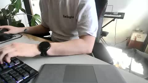 fem_alice_louis_dom online show from 04/23/26, 12:29