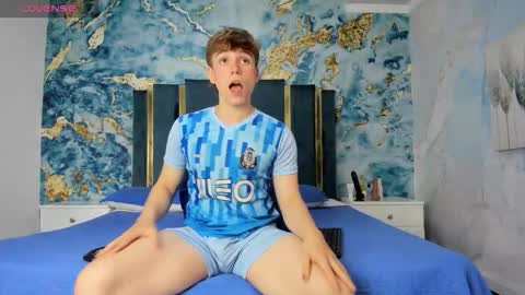 Femboy Max online show from 12/01/25, 12:21