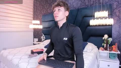 Femboy Max online show from 02/12/26, 12:00