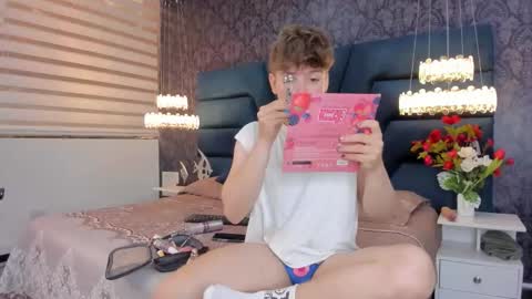 Femboy Max online show from 02/27/26, 11:32