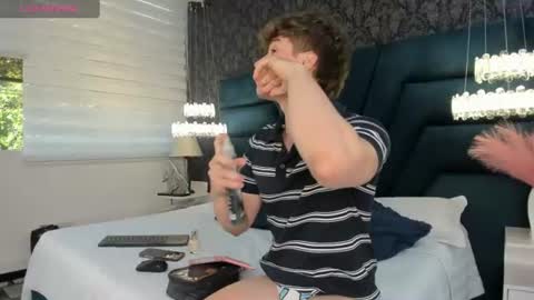 Snapshot of femboy_max chatting on 06/29/26, 11:54 Femboy Max online show from 06/29/26, 11:54