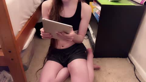 Snapshot of femboytummy chatting on 05/18/26, 03:46 femboytummy online show from 05/18/26, 03:46