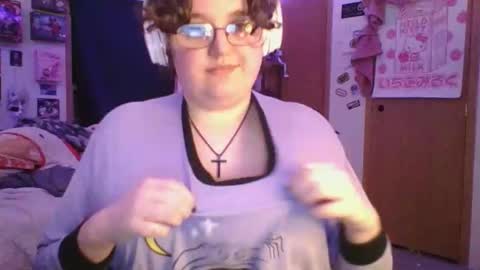 Snapshot of femcelsam chatting on 04/06/26, 04:10 femcelsam online show from 04/06/26, 04:10