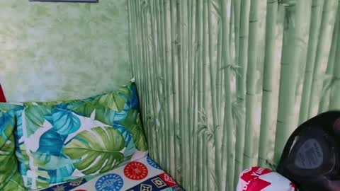 feminine_tsx online show from 01/26/25, 05:44