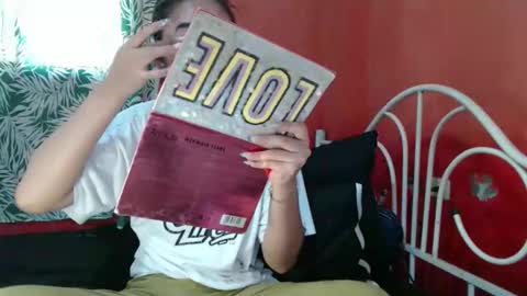 feminine_tsx online show from 04/02/26, 04:43