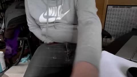 fenderjaguar667 online show from 02/23/26, 03:42