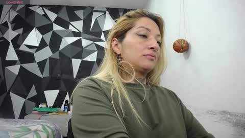 FENIX online show from 12/17/25, 03:23