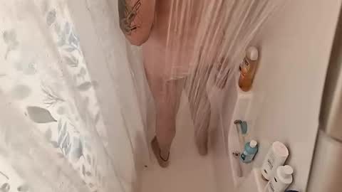 fenrir226453 online show from 10/09/25, 11:52