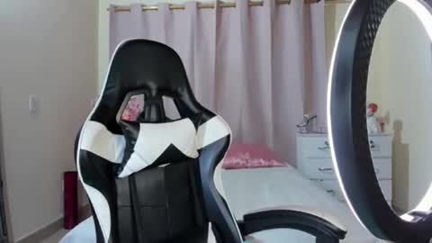 fernanda_151 online show from 02/15/26, 02:30