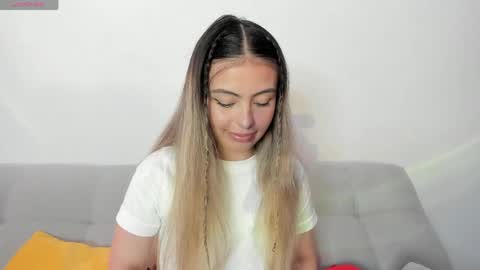 Snapshot of fernanda_aaa chatting on 04/13/26, 03:28 fernanda online show from 04/13/26, 03:28